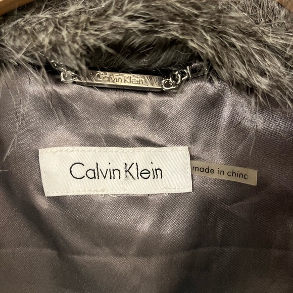 Calvin Klein FAUX FUR VEST GRAY. SAVE - Picture 5 of 8